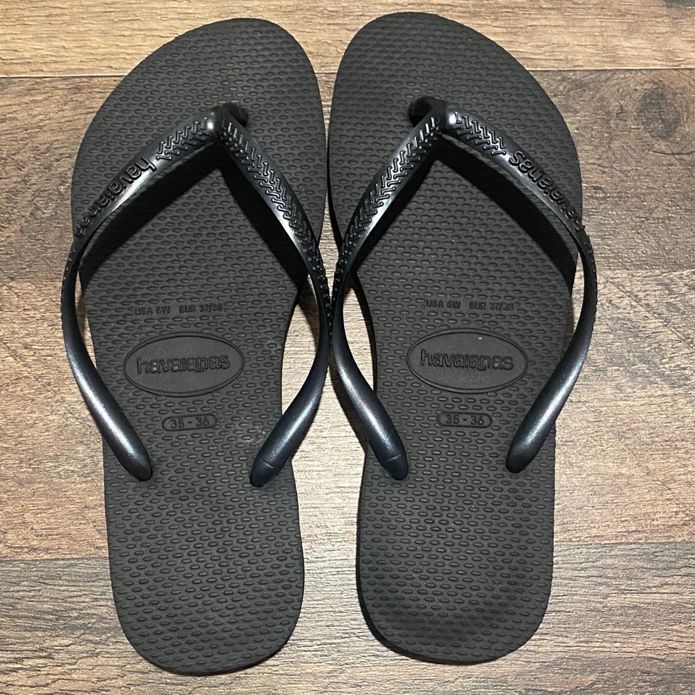 Havaianas Charcoal Flip Flops size 6